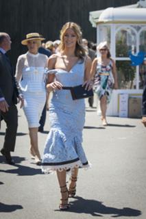 Jennifer Hawkins feet photo thumbnail