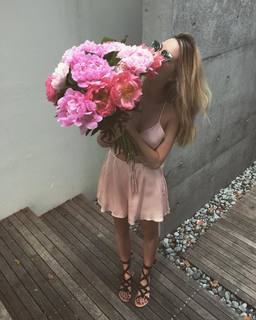 Jennifer Hawkins feet photo thumbnail