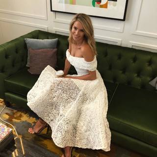 Jennifer Hawkins feet photo thumbnail