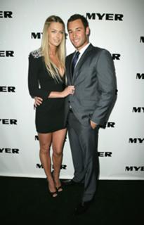 Jennifer Hawkins feet photo thumbnail