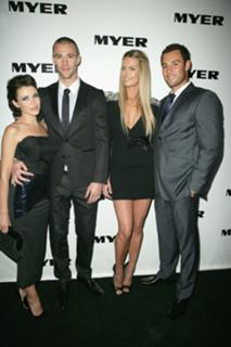 Jennifer Hawkins feet photo thumbnail