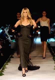 Jennifer Hawkins feet photo thumbnail