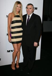 Jennifer Hawkins feet photo thumbnail