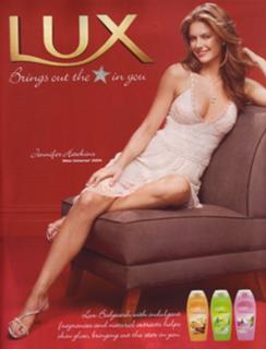 Jennifer Hawkins feet photo thumbnail