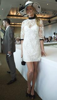 Jennifer Hawkins feet photo thumbnail