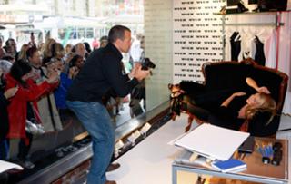 Jennifer Hawkins feet photo thumbnail