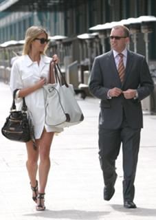 Jennifer Hawkins feet photo thumbnail