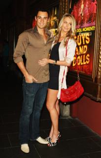 Jennifer Hawkins feet photo thumbnail