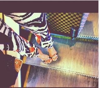 Jennifer Hawkins feet photo thumbnail