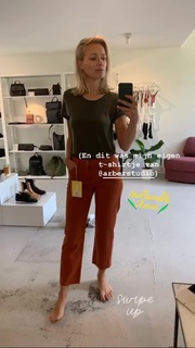 Jennifer Hoffman feet photo 3