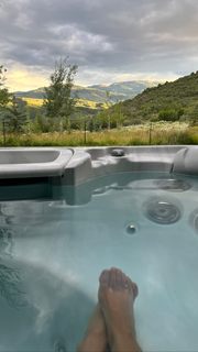 Jennifer Holland feet photo thumbnail