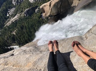 Jennifer Holland feet photo thumbnail