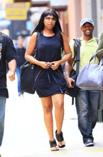 Jennifer Hudson feet photo thumbnail