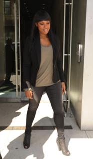 Jennifer Hudson feet photo thumbnail