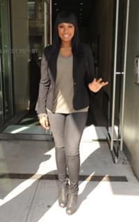 Jennifer Hudson feet photo thumbnail