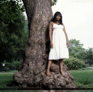 Jennifer Hudson feet photo thumbnail