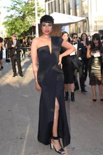 Jennifer Hudson feet photo thumbnail