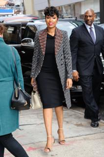 Jennifer Hudson feet photo thumbnail