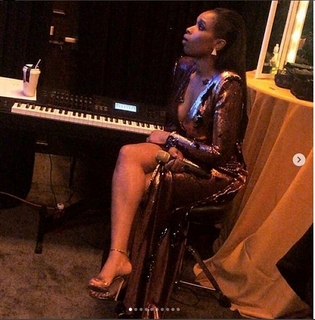 Jennifer Hudson feet photo thumbnail