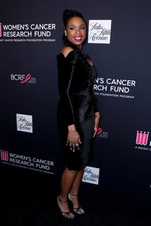 Jennifer Hudson feet photo thumbnail