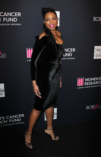 Jennifer Hudson feet photo thumbnail