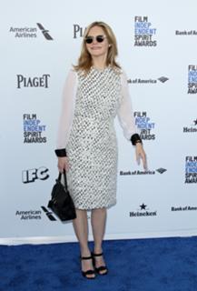 Jennifer Jason Leigh feet photo thumbnail