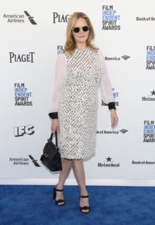 Jennifer Jason Leigh feet photo thumbnail