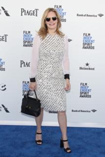 Jennifer Jason Leigh feet photo thumbnail