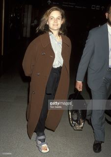 Jennifer Jason Leigh feet photo thumbnail