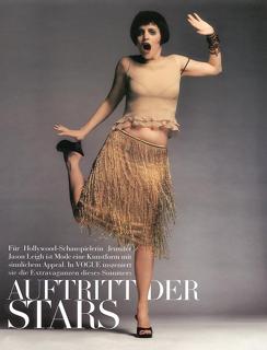 Jennifer Jason Leigh feet photo thumbnail