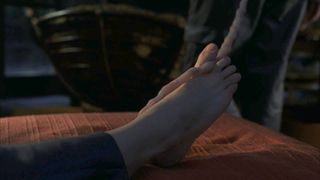 Jennifer Jason Leigh feet photo thumbnail