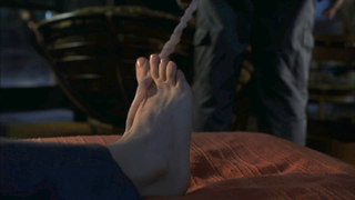 Jennifer Jason Leigh feet photo thumbnail