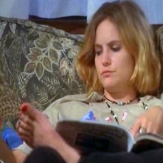 Jennifer Jason Leigh feet photo thumbnail