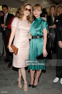 Jennifer Jason Leigh feet photo 15