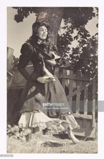 Jennifer Jones feet photo 13