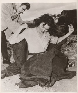 Jennifer Jones feet photo 7