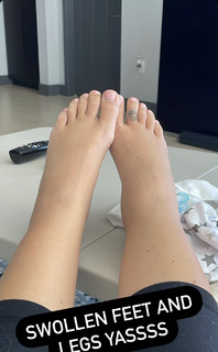 Jennifer Lahmers feet photo 10