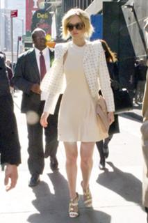 Jennifer Lawrence feet photo thumbnail