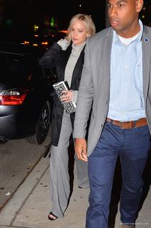 Jennifer Lawrence feet photo thumbnail