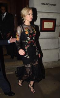 Jennifer Lawrence feet photo thumbnail