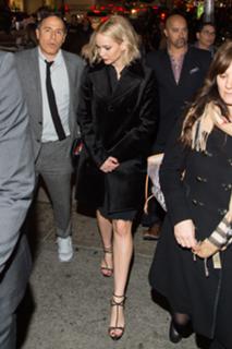 Jennifer Lawrence feet photo thumbnail