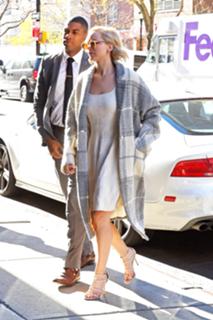 Jennifer Lawrence feet photo thumbnail