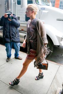 Jennifer Lawrence feet photo thumbnail