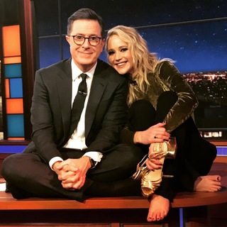Jennifer Lawrence feet photo thumbnail