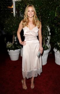 Jennifer Lawrence feet photo thumbnail