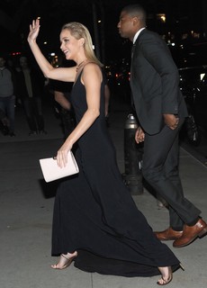Jennifer Lawrence feet photo thumbnail