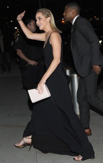 Jennifer Lawrence feet photo thumbnail