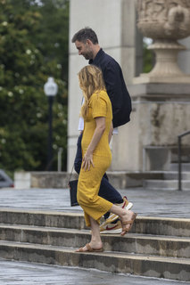 Jennifer Lawrence feet photo thumbnail