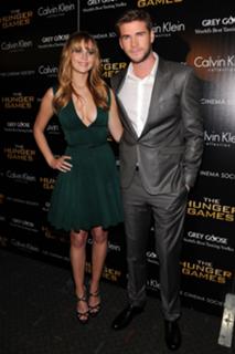 Jennifer Lawrence feet photo thumbnail