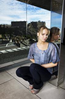 Jennifer Lawrence feet photo thumbnail